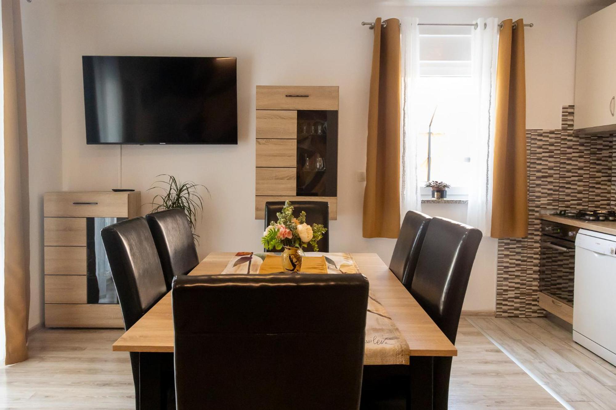 פורץ Apartmani Pranjic מראה חיצוני תמונה